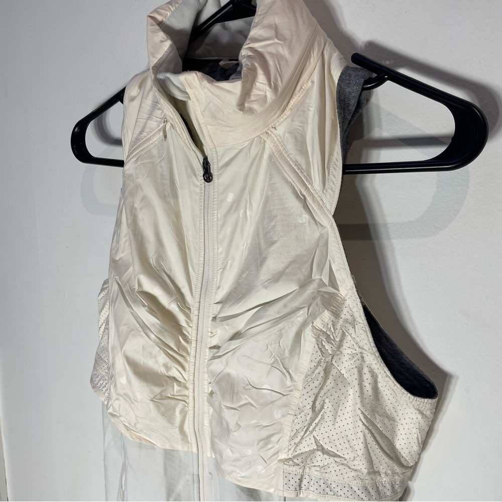 Lululemon Athletica White Zip-Up Vest - Picture 2 of 6